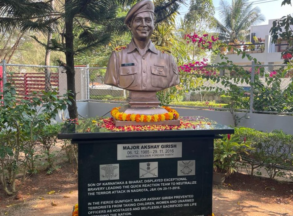 Bust by Murtikar Naresh Kumawat